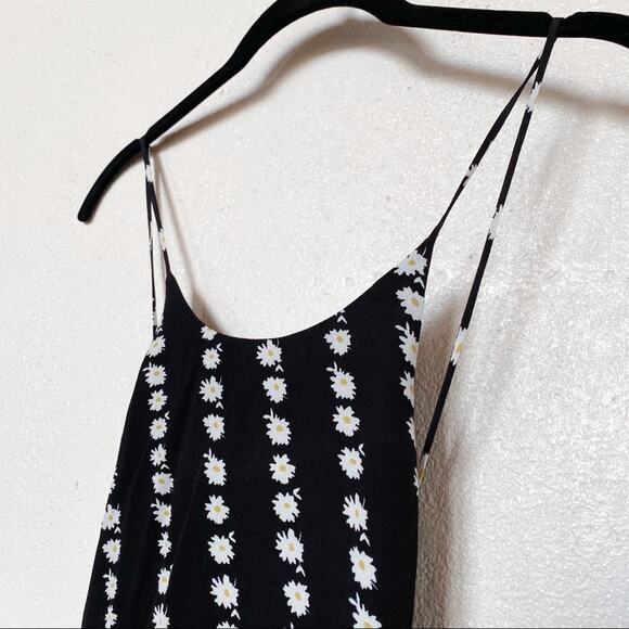 En Saison Daisy Print Cross Back Slip Dress Size Medium - Picture 2 of 10